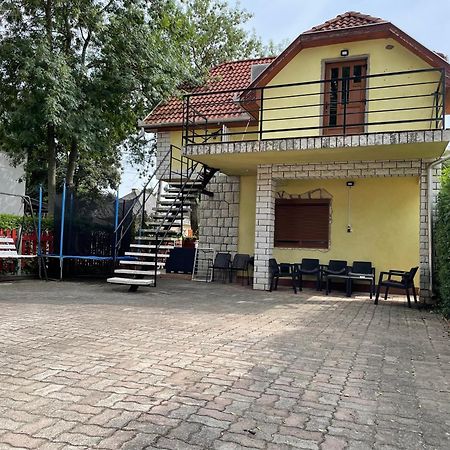 Edu Apartman Hajdúszoboszló Buitenkant foto