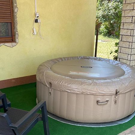 Edu Apartman Hajdúszoboszló Buitenkant foto