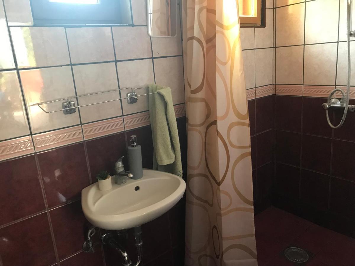 Edu Apartman Hajdúszoboszló Buitenkant foto