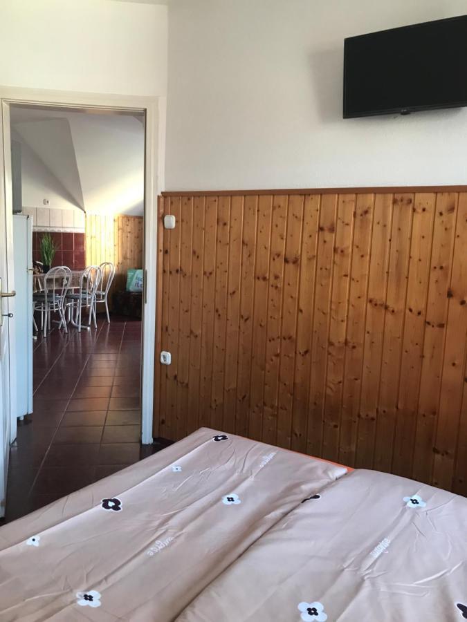 Edu Apartman Hajdúszoboszló Buitenkant foto