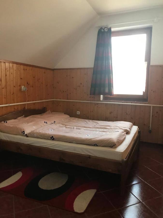 Edu Apartman Hajdúszoboszló Buitenkant foto