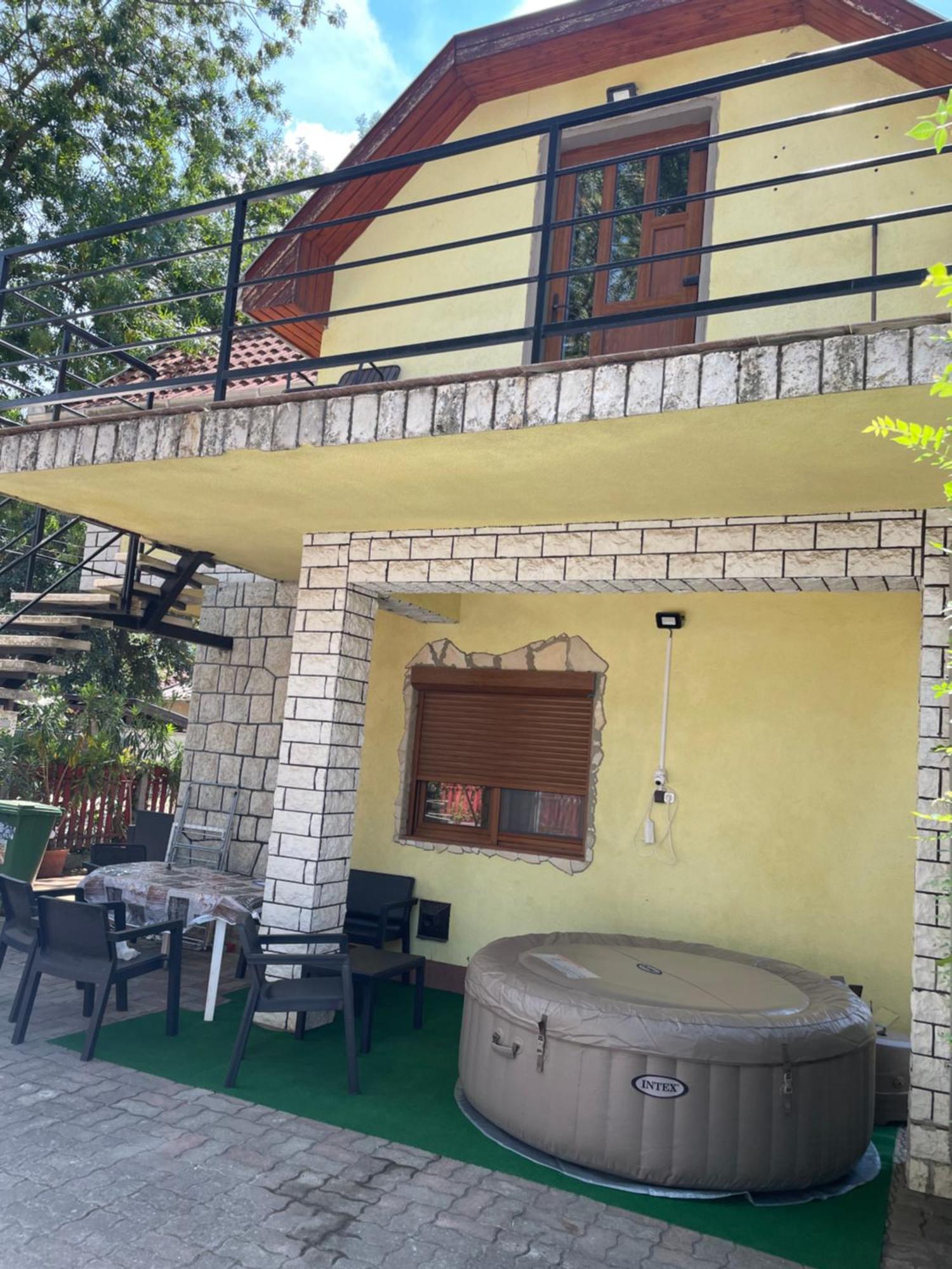 Edu Apartman Hajdúszoboszló Buitenkant foto