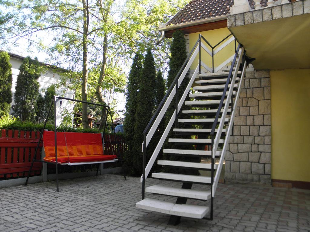 Edu Apartman Hajdúszoboszló Buitenkant foto